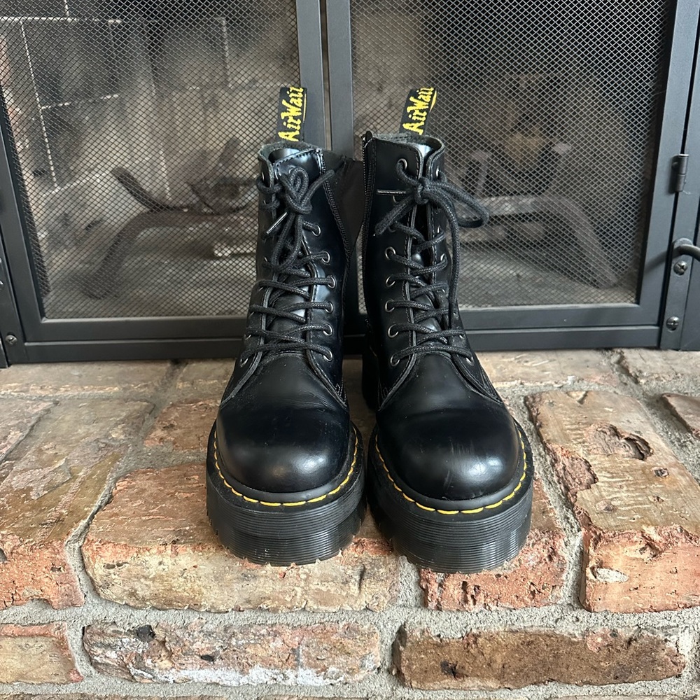 Platform Doc Martens size 8 like new condition only wore 2 times